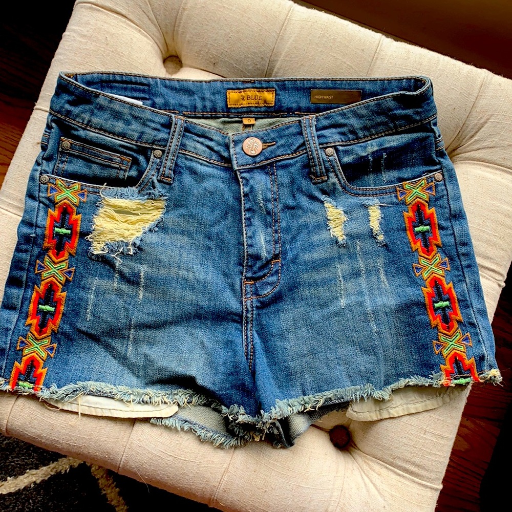 STS Blue Boho Aztec Denim Distressed Shorts SZ 9